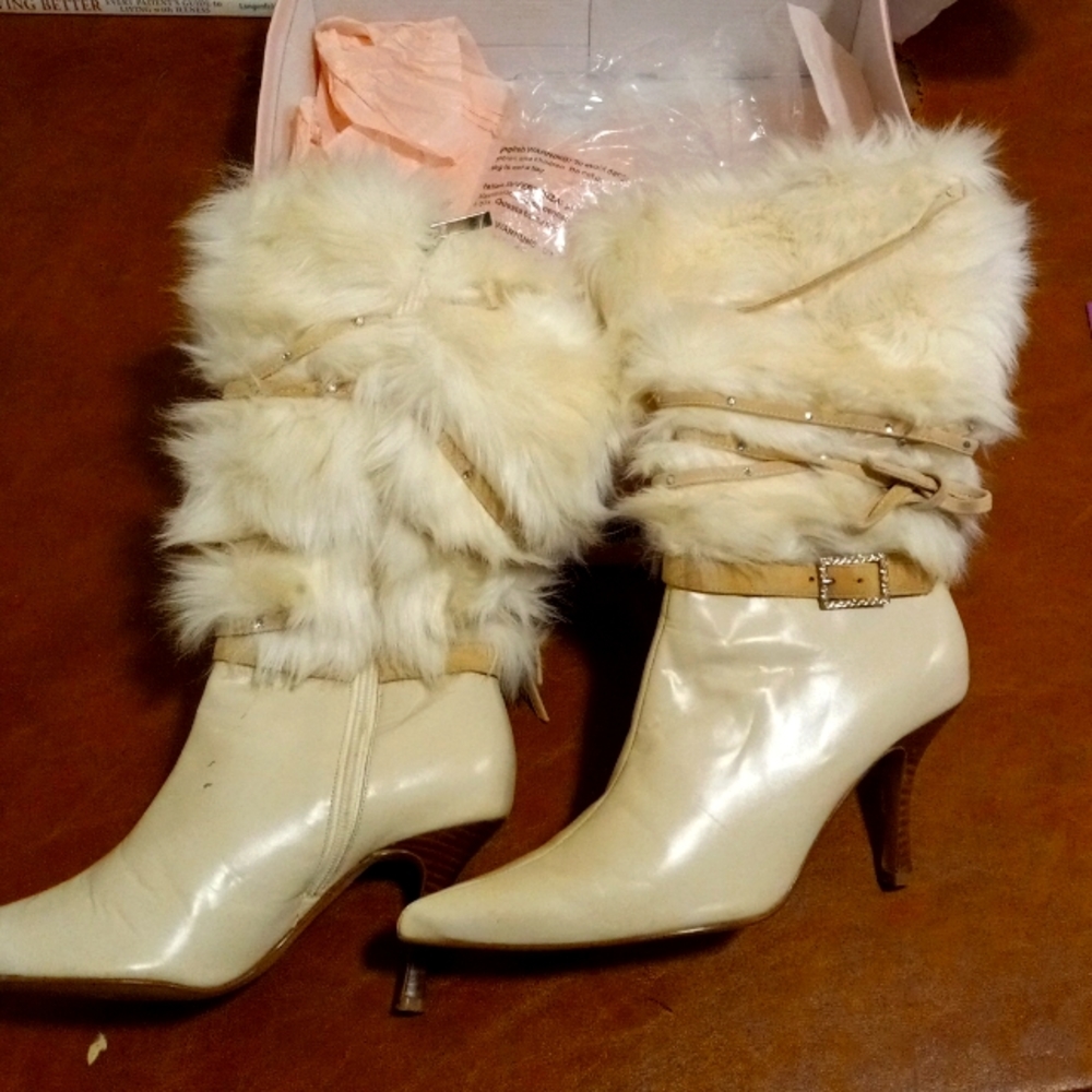 Calf high heeled boots